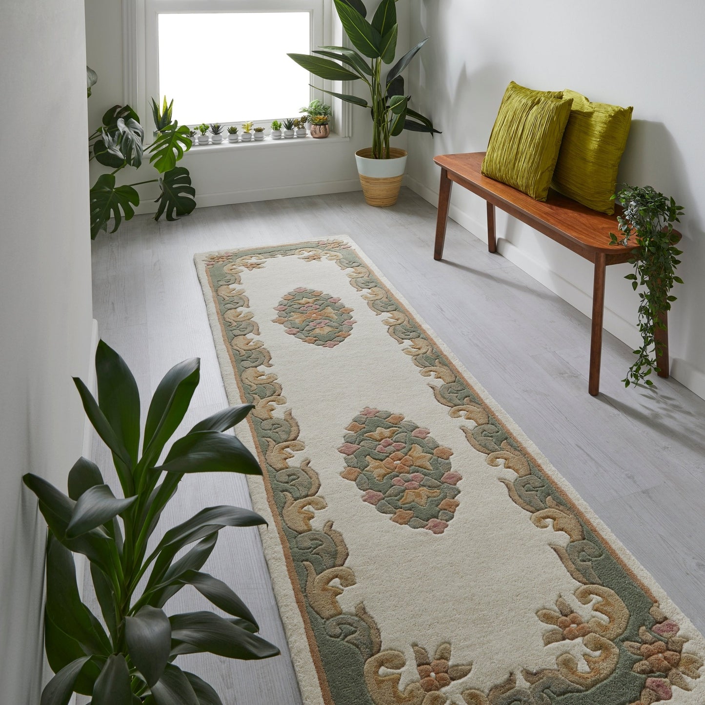 Oriental Weavers Royal Traditional Rug Cream Green