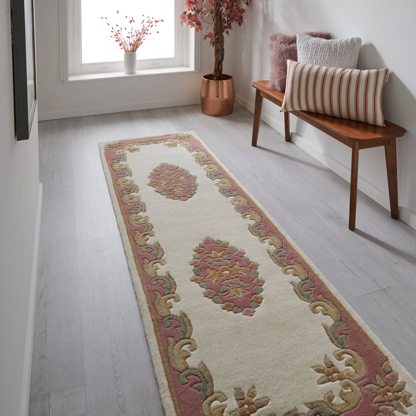 Oriental Weavers Royal Traditional Rug Cream Rose